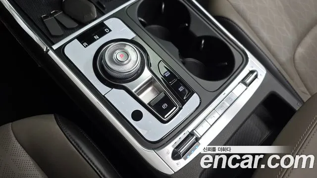 Kia Canival 2025 — фото 11