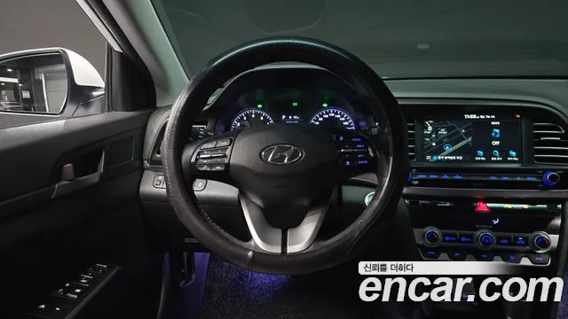 Hyundai AVANTE 2020 — фото 18