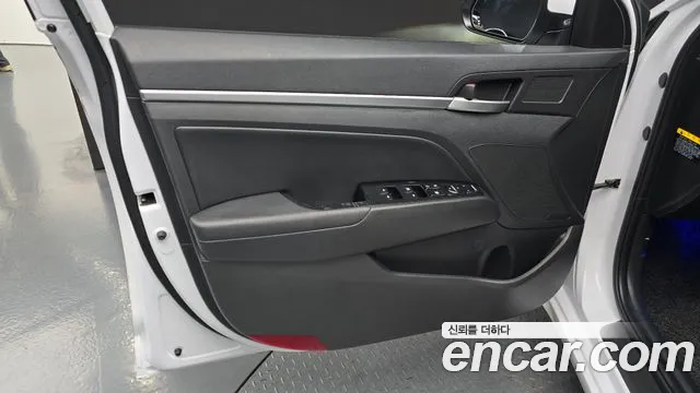 Hyundai AVANTE 2020 — фото 14