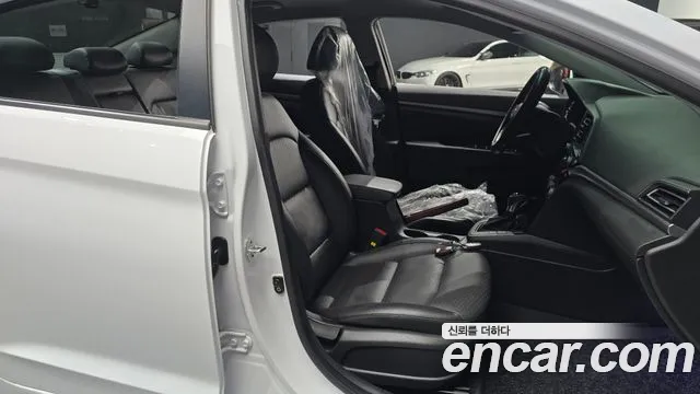 Hyundai AVANTE 2020 — фото 16