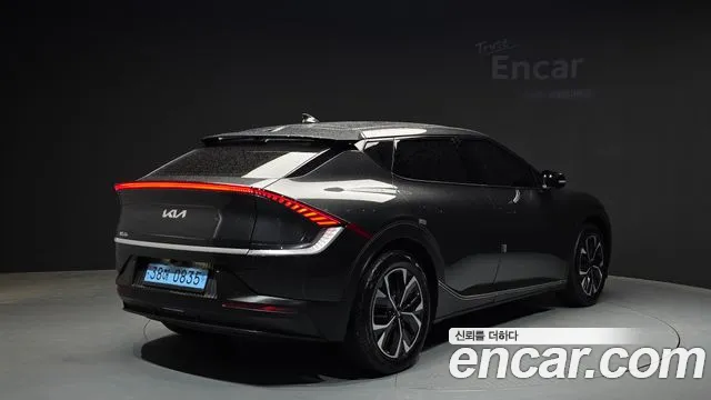 Kia EV6 2023 — фото 2