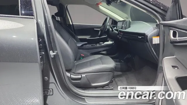 Kia EV6 2023 — фото 11