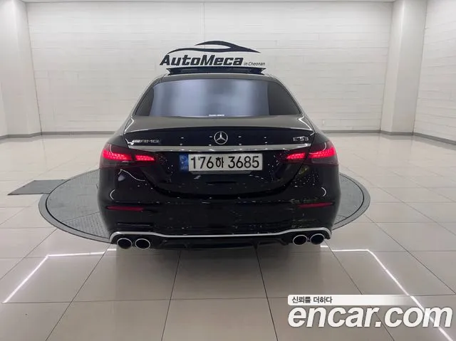 Mercedes-Benz E-Class 2022 — фото 3