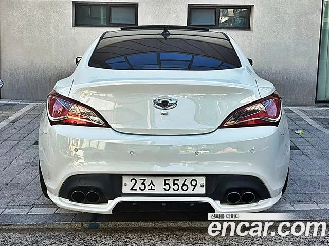 Hyundai Genesis 2011 — фото 12