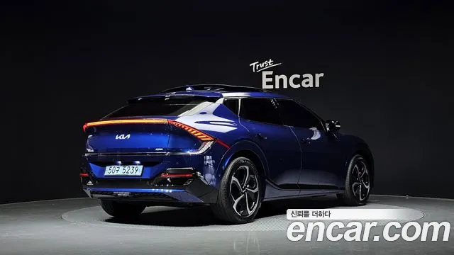 Kia EV6 2022 — фото 2