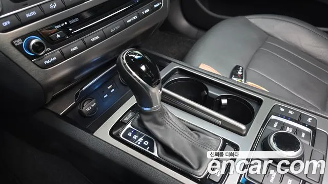 Hyundai Genesis 2016 — фото 12