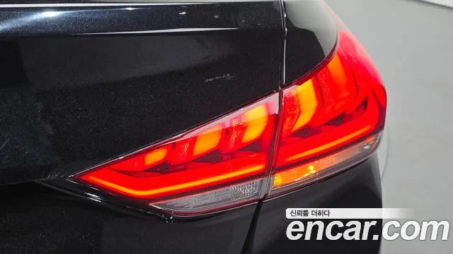 Hyundai Genesis 2016 — фото 9