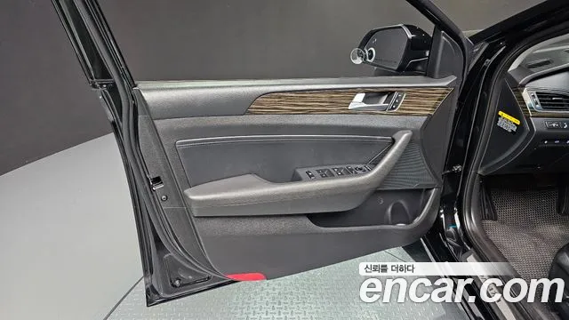 Hyundai Sonata 2017 — фото 14