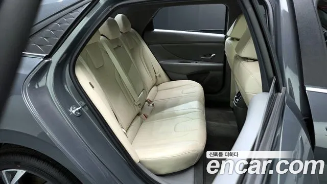 Hyundai AVANTE 2024 — фото 17