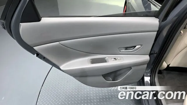 Hyundai AVANTE 2024 — фото 15