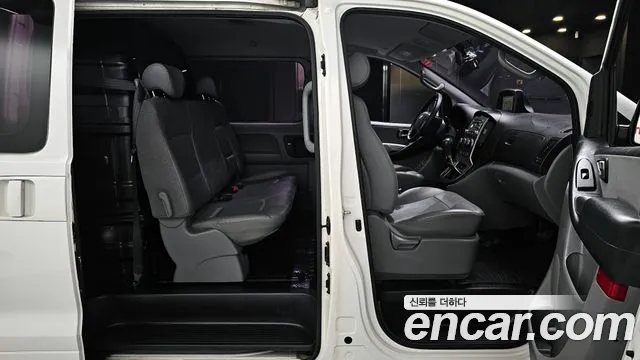 Hyundai Starex 2014 — фото 16