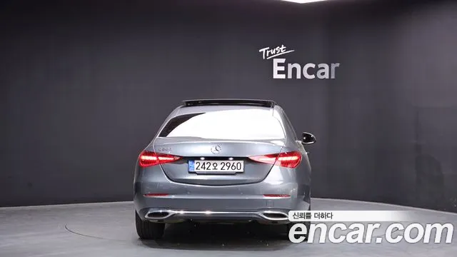 Mercedes-Benz C-Class 2023 — фото 3