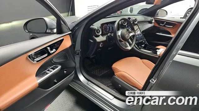 Mercedes-Benz C-Class 2023 — фото 12