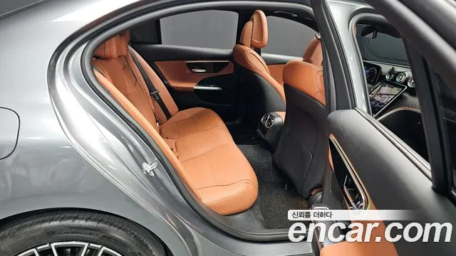 Mercedes-Benz C-Class 2023 — фото 16