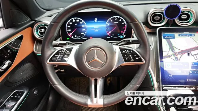 Mercedes-Benz C-Class 2023 — фото 17