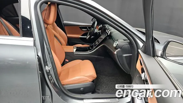Mercedes-Benz C-Class 2023 — фото 15
