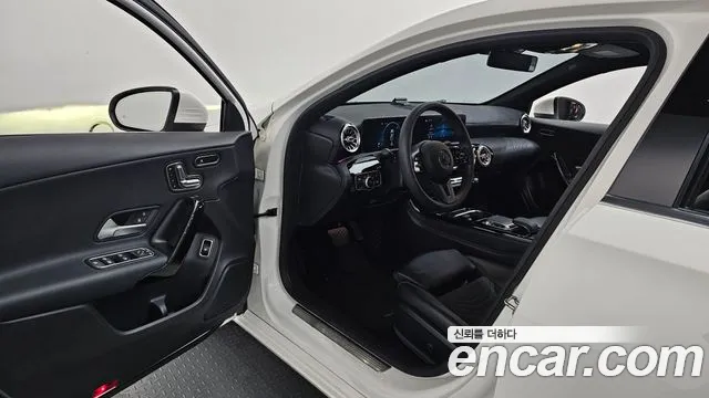 Mercedes-Benz A-Class 2020 — фото 13