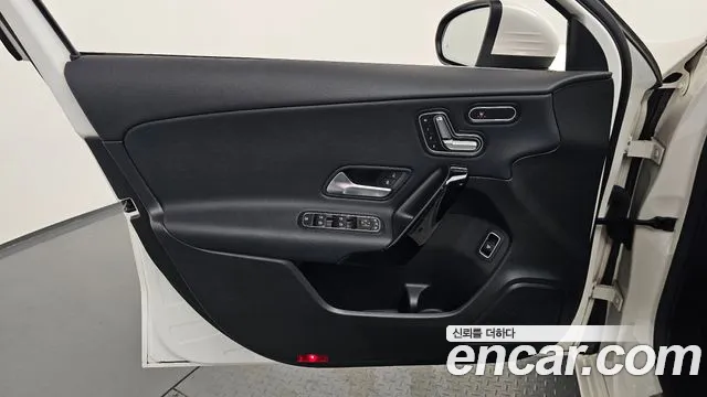 Mercedes-Benz A-Class 2020 — фото 14