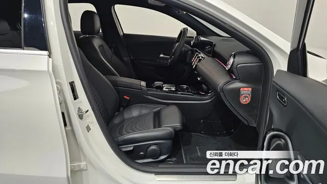 Mercedes-Benz A-Class 2020 — фото 16