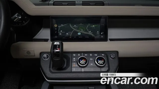 Land Rover Defender 2022 — фото 20
