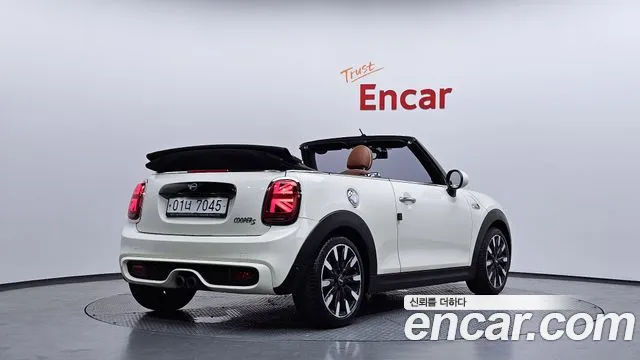 Mini Cooper Convertible 2019 — фото 2