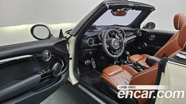 Mini Cooper Convertible 2019 — фото 13