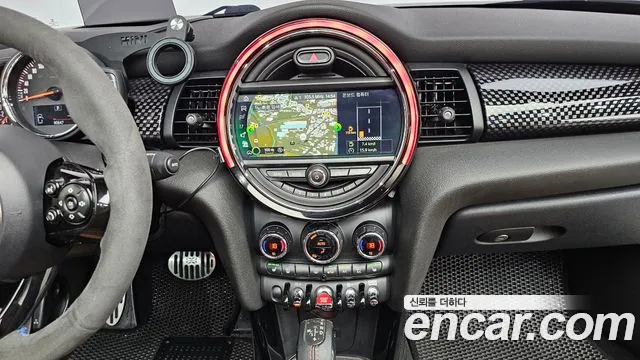 Mini Cooper Convertible 2019 — фото 18