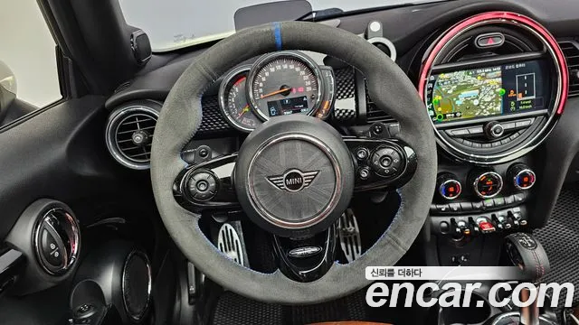 Mini Cooper Convertible 2019 — фото 19