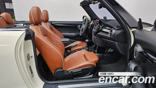 Mini Cooper Convertible 2019 — фото 16