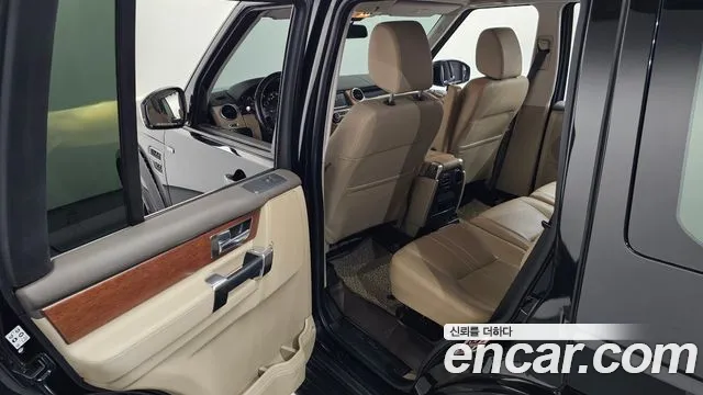 Land Rover Discovery 2016 — фото 12