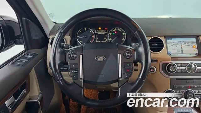 Land Rover Discovery 2016 — фото 14