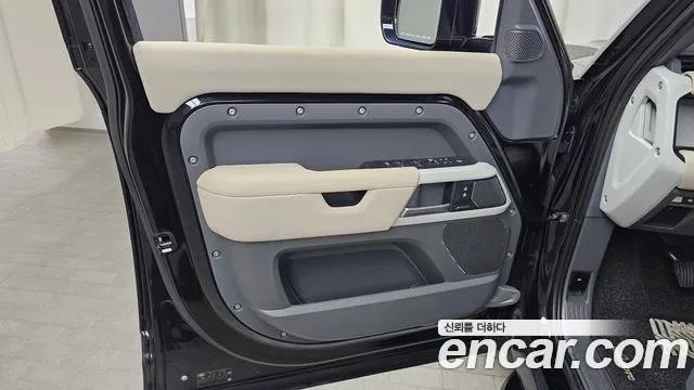 Land Rover Defender 2022 — фото 14