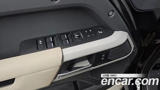 Land Rover Defender 2022 — фото 16