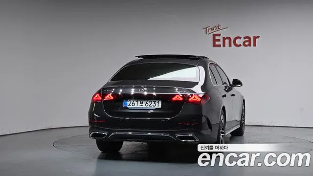 Mercedes-Benz E-Class 2025 — фото 3