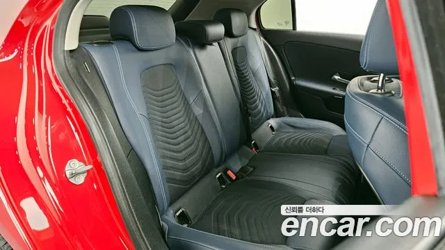Mercedes-Benz A-Class 2019 — фото 18