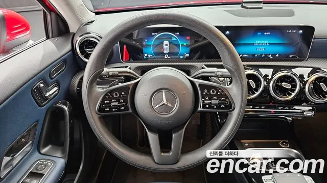 Mercedes-Benz A-Class 2019 — фото 19