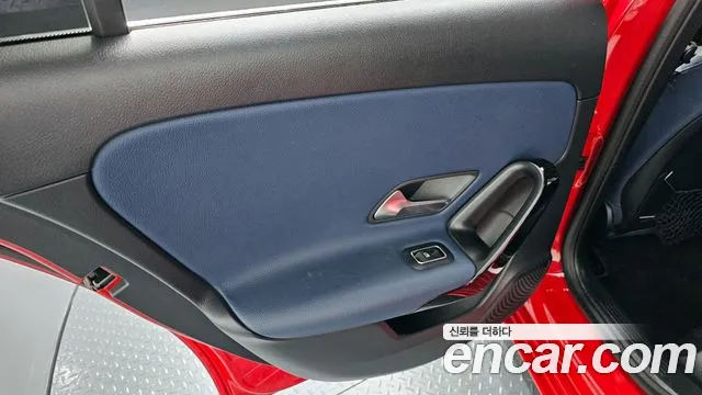 Mercedes-Benz A-Class 2019 — фото 15