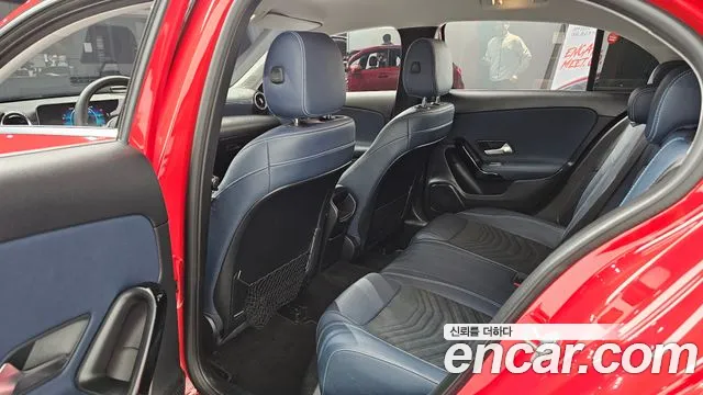 Mercedes-Benz A-Class 2019 — фото 16