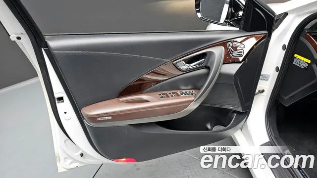 Hyundai Grandeur 2016 — фото 14
