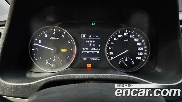 Hyundai AVANTE 2017 — фото 11
