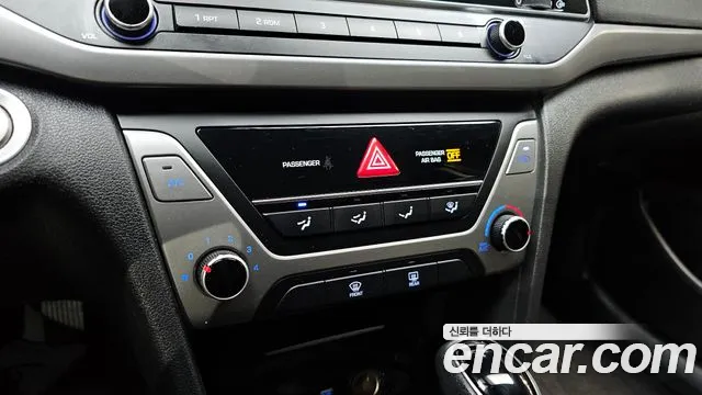 Hyundai AVANTE 2017 — фото 20