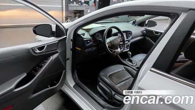Hyundai Ioniq 2016 — фото 10