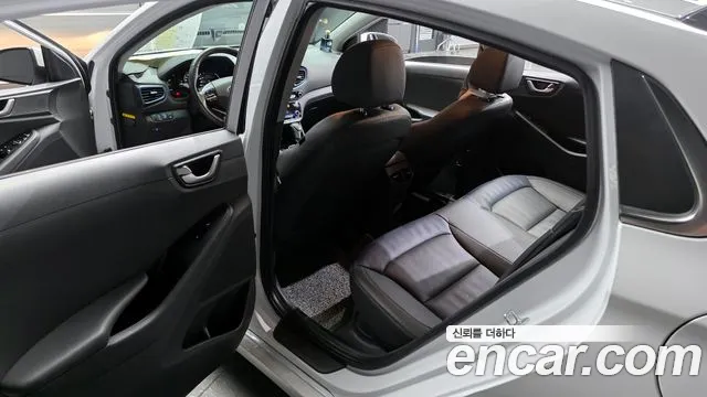 Hyundai Ioniq 2016 — фото 11