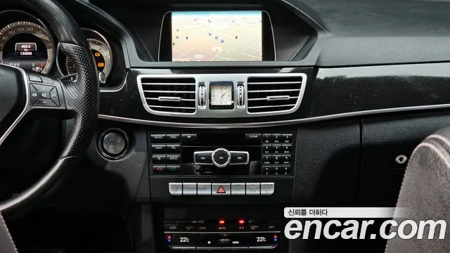 Mercedes-Benz E-Class 2015 — фото 13