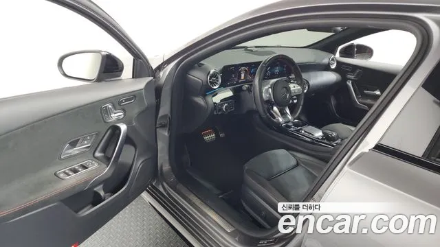 Mercedes-Benz A-Class 2022 — фото 13