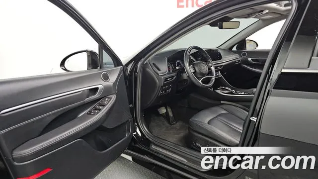 Hyundai Sonata 2022 — фото 13