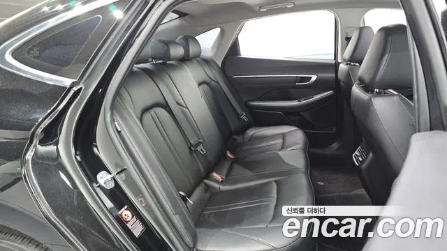 Hyundai Sonata 2022 — фото 18