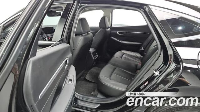 Hyundai Sonata 2022 — фото 16