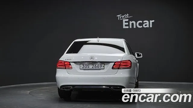 Mercedes-Benz E-Class 2015 — фото 4
