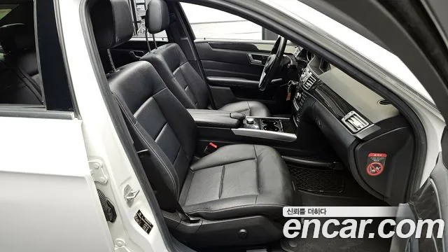 Mercedes-Benz E-Class 2015 — фото 10